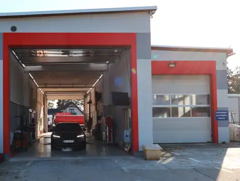 Hala diagnostyczna Okręgowej Stacji Kontroli Pojazdów Moto-Kąt, ul. Tęczowa 5